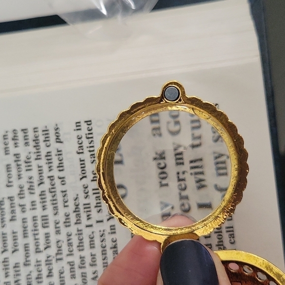 Eiffel Tower Pendant With Magnifying Glass And Long Necklece. - Picture 6 of 9